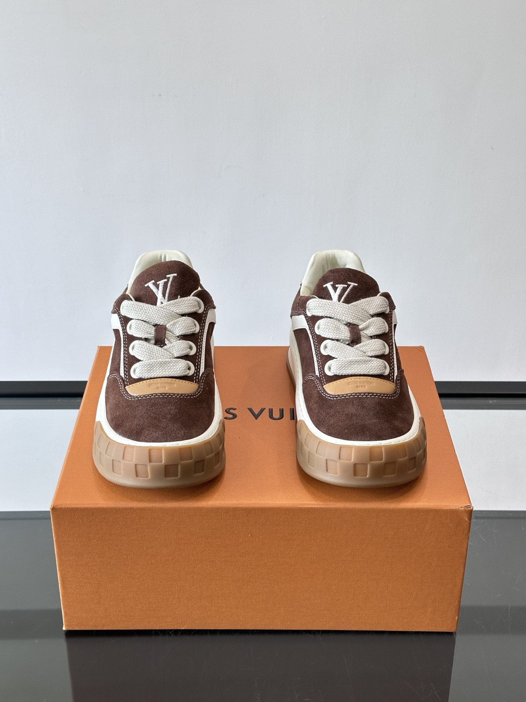 ​​LV Tilted饼干鞋​情侣款👫​👟LV Tilted饼干鞋是路易威登SS26春夏系列新品，采用绒