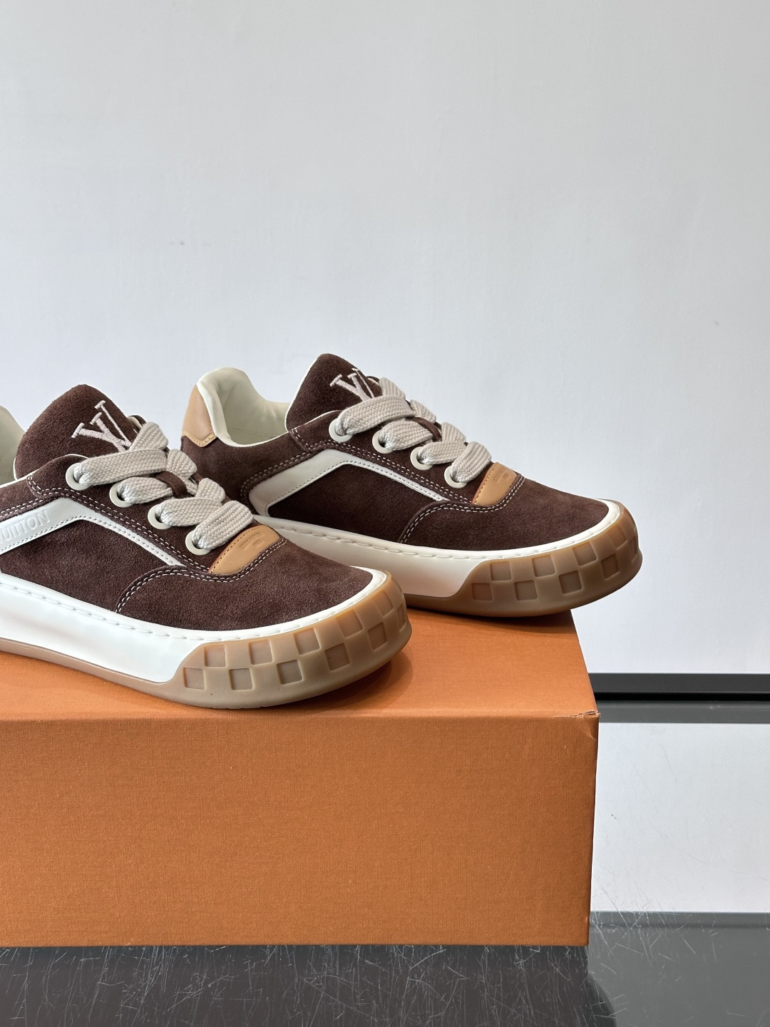 ​​LV Tilted饼干鞋​情侣款👫​👟LV Tilted饼干鞋是路易威登SS26春夏系列新品，采用绒