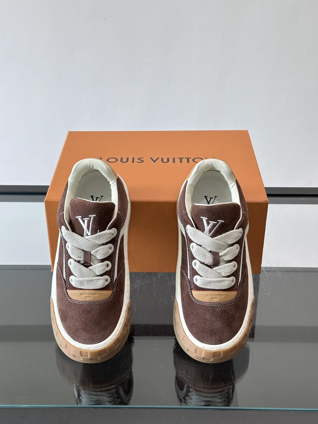 ​​LV Tilted饼干鞋​情侣款👫​👟LV Tilted饼干鞋是路易威登SS26春夏系列新品，采用绒