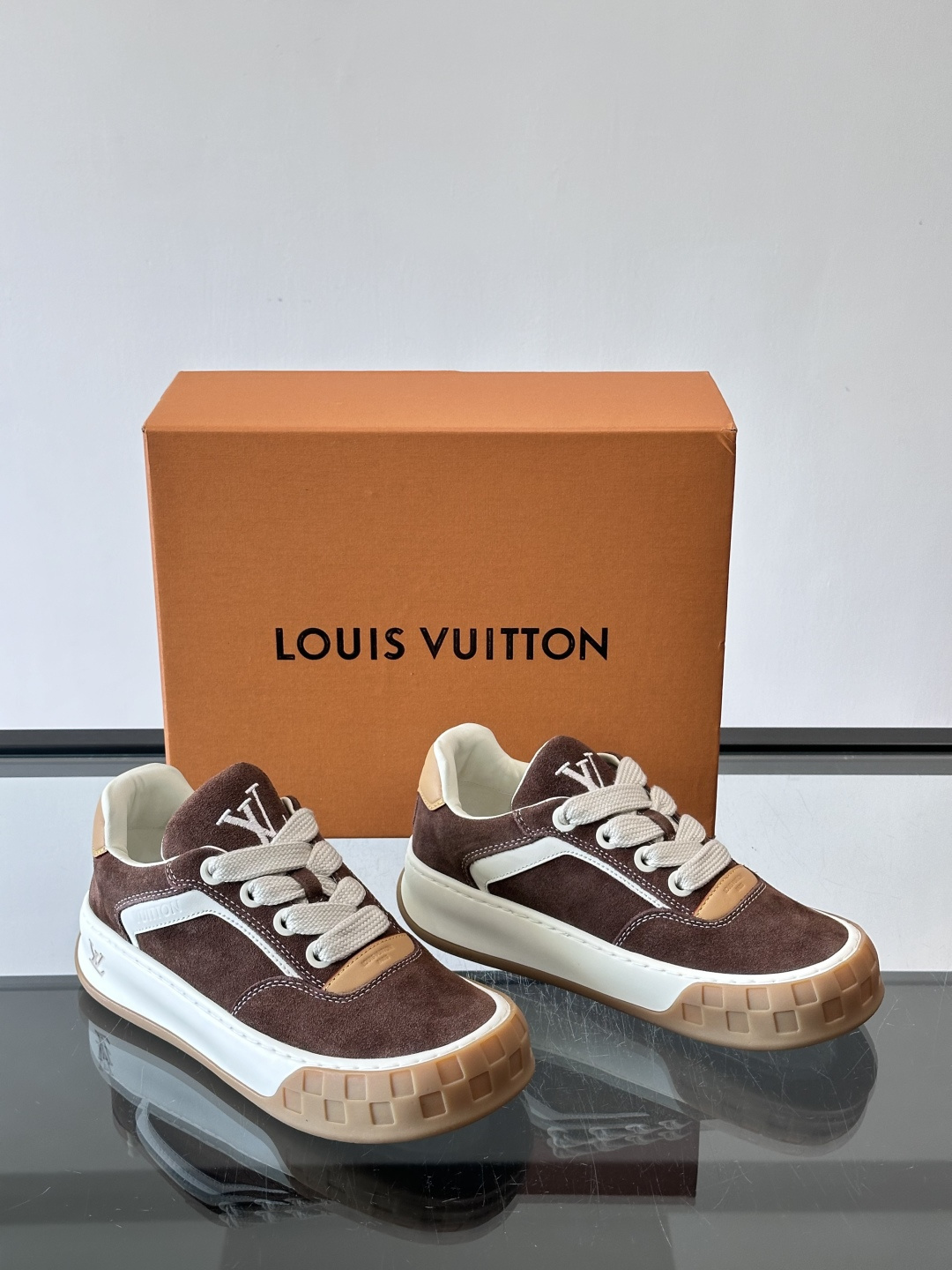 ​​LV Tilted饼干鞋​情侣款👫​👟LV Tilted饼干鞋是路易威登SS26春夏系列新品，采用绒