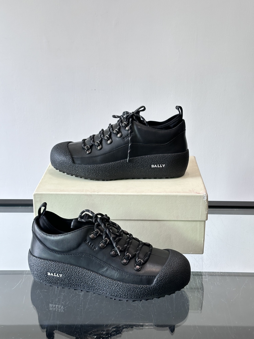 🖤BALLY Modular雪地靴，秋冬新品，采用雾面牛皮+小牛皮拼接，弹力织物鞋口，套脚or系带都OK