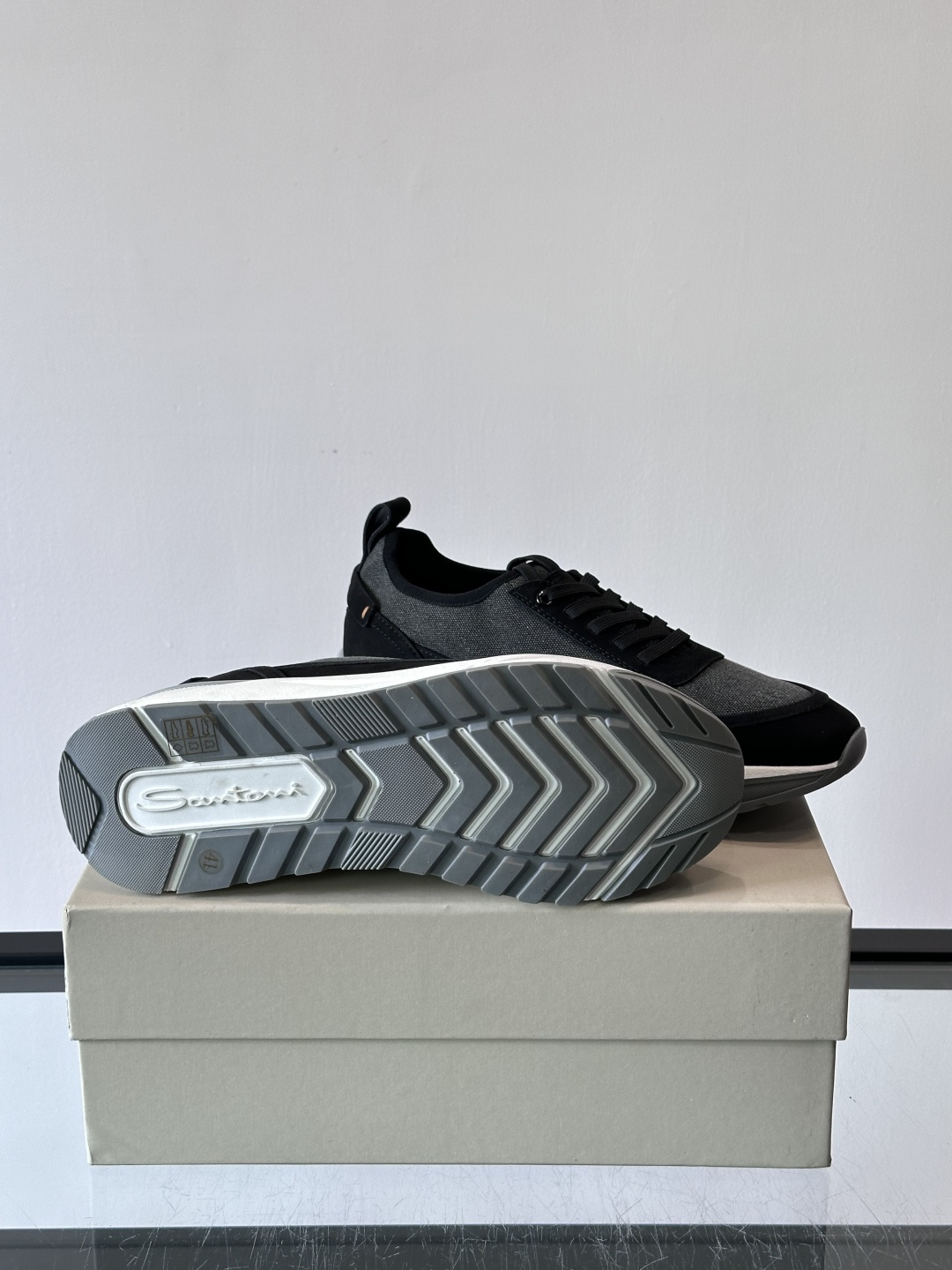 Saucony男士跑鞋​​💙Saucony这款跑鞋，采用CORDURA织物，防泼水又耐磨，雨天通勤也OK