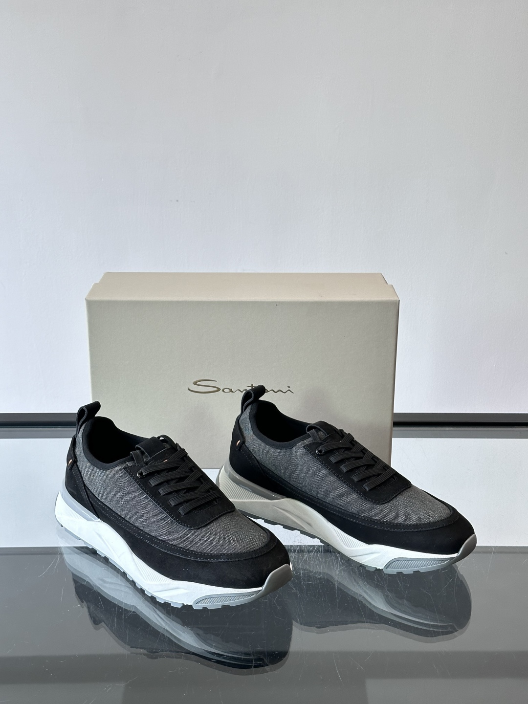 Saucony男士跑鞋​​💙Saucony这款跑鞋，采用CORDURA织物，防泼水又耐磨，雨天通勤也OK