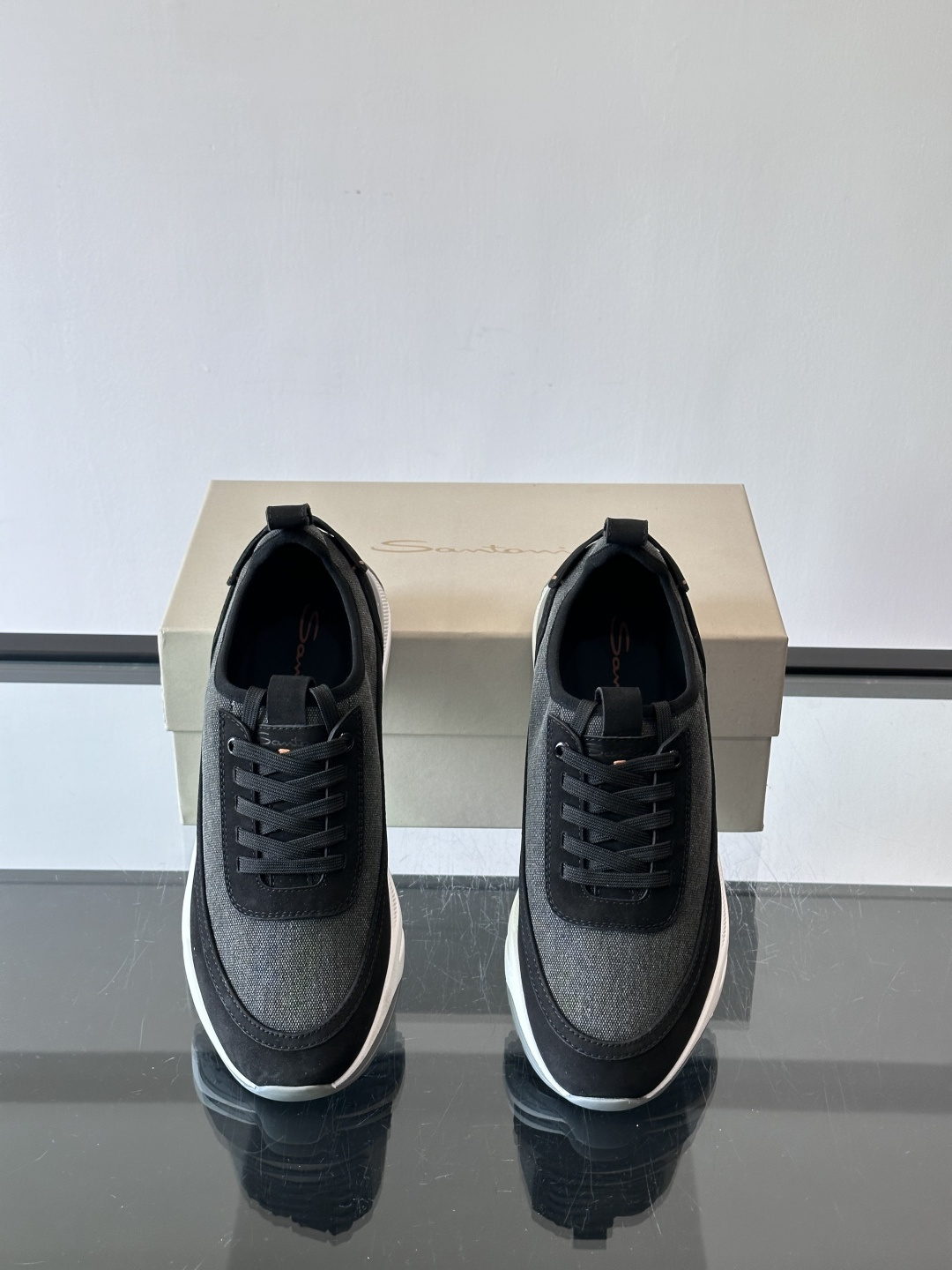 Saucony男士跑鞋​​💙Saucony这款跑鞋，采用CORDURA织物，防泼水又耐磨，雨天通勤也OK