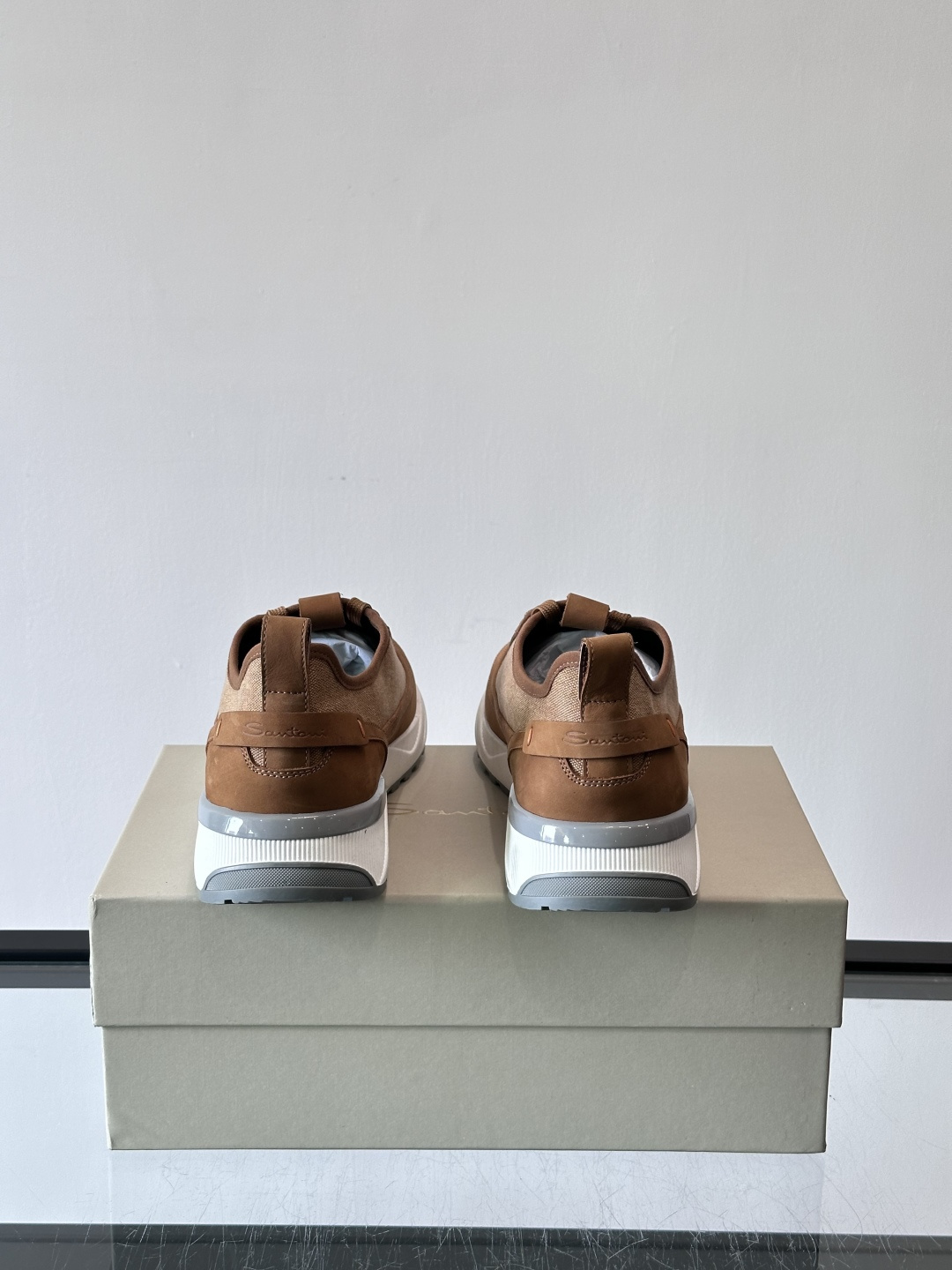 Saucony男士跑鞋​​💙Saucony这款跑鞋，采用CORDURA织物，防泼水又耐磨，雨天通勤也OK