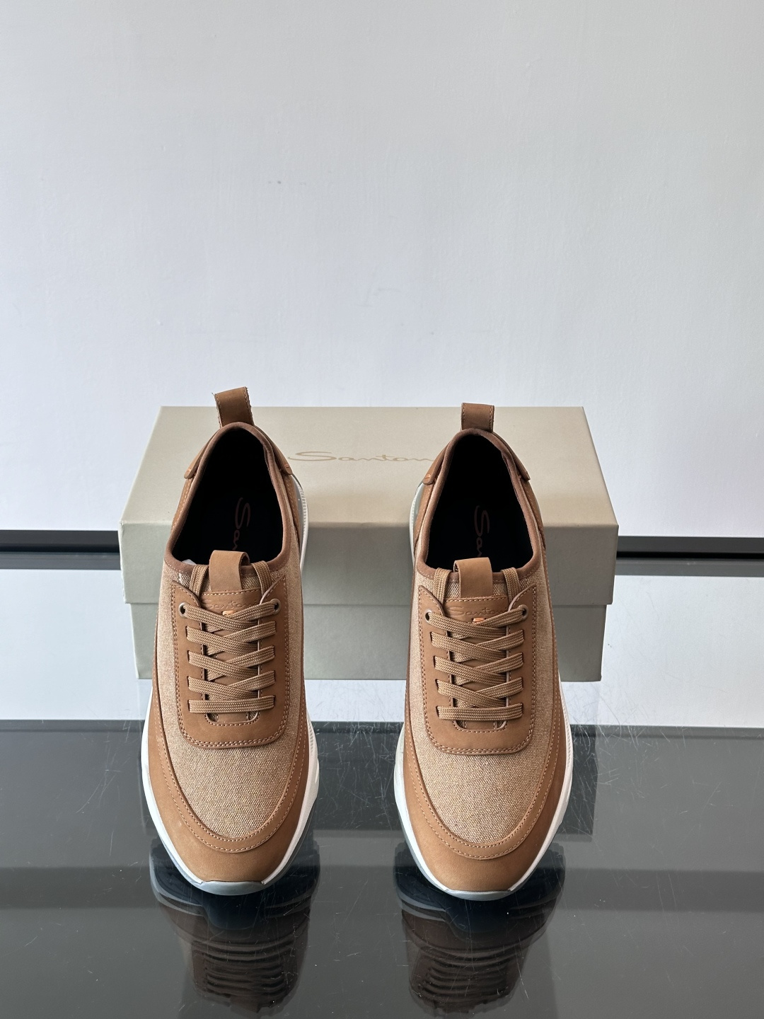 Saucony男士跑鞋​​💙Saucony这款跑鞋，采用CORDURA织物，防泼水又耐磨，雨天通勤也OK