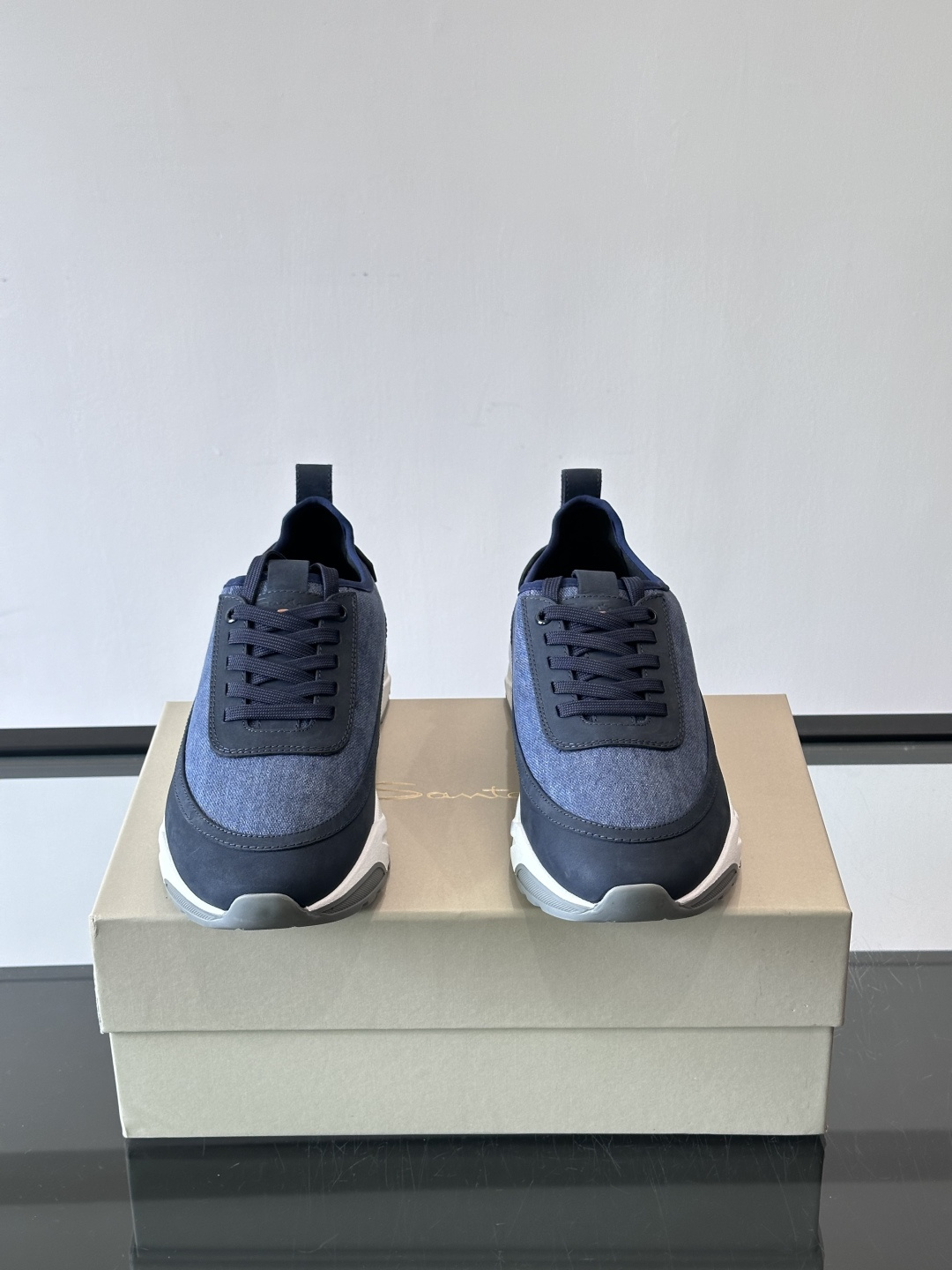 Saucony男士跑鞋​​💙Saucony这款跑鞋，采用CORDURA织物，防泼水又耐磨，雨天通勤也OK