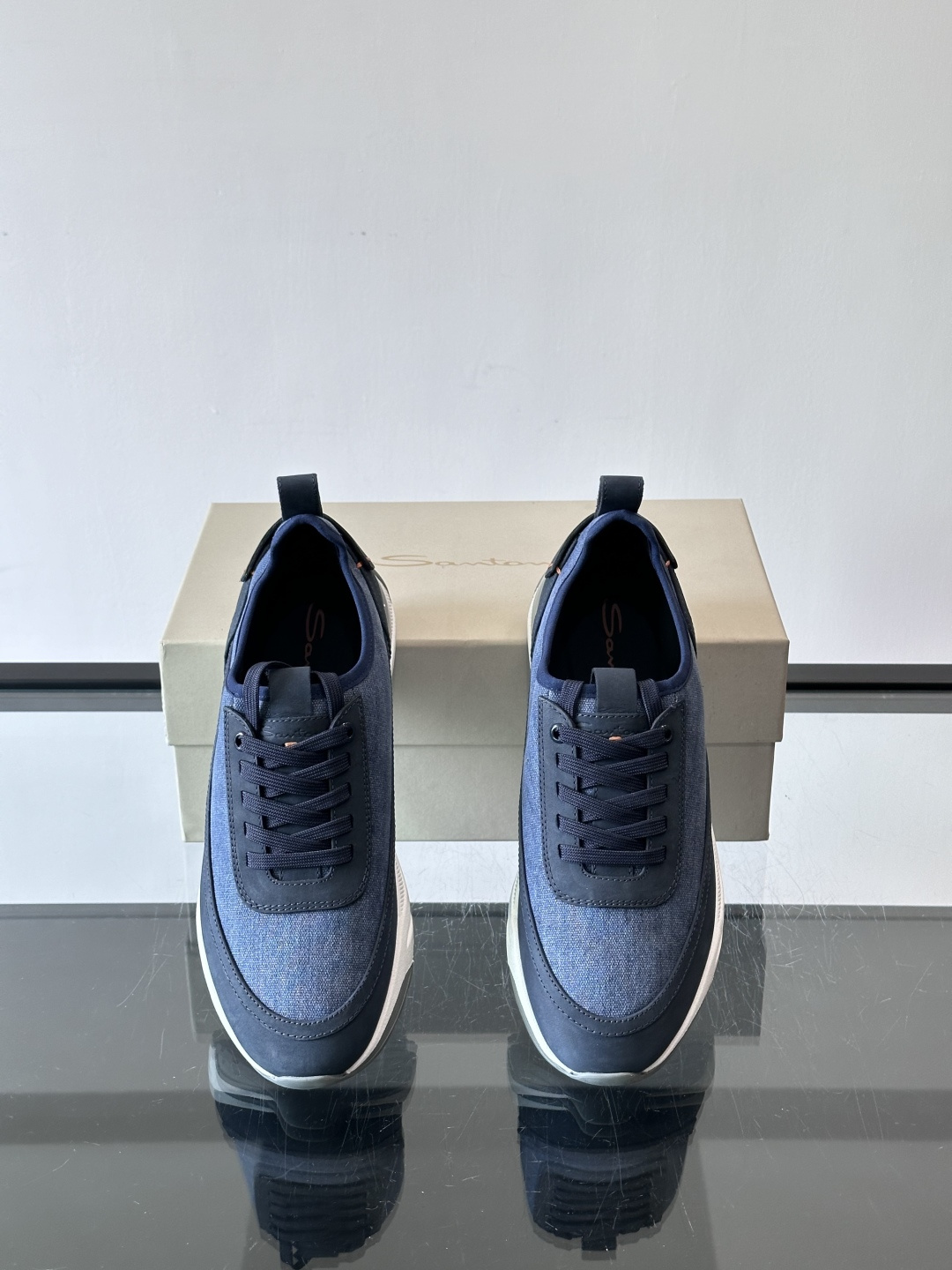 Saucony男士跑鞋​​💙Saucony这款跑鞋，采用CORDURA织物，防泼水又耐磨，雨天通勤也OK