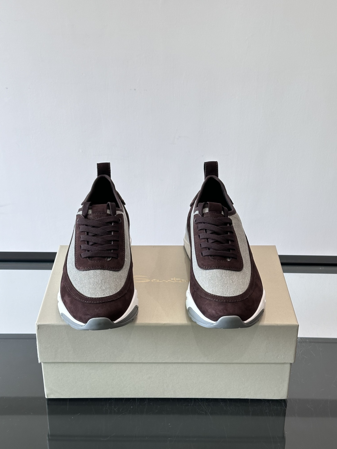 Saucony男士跑鞋​​💙Saucony这款跑鞋，采用CORDURA织物，防泼水又耐磨，雨天通勤也OK