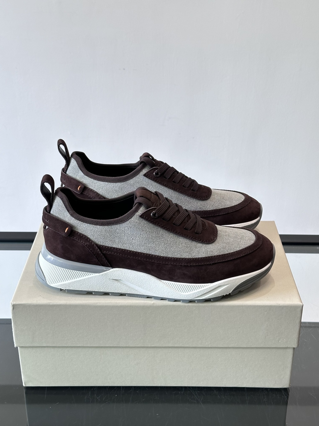 Saucony男士跑鞋​​💙Saucony这款跑鞋，采用CORDURA织物，防泼水又耐磨，雨天通勤也OK