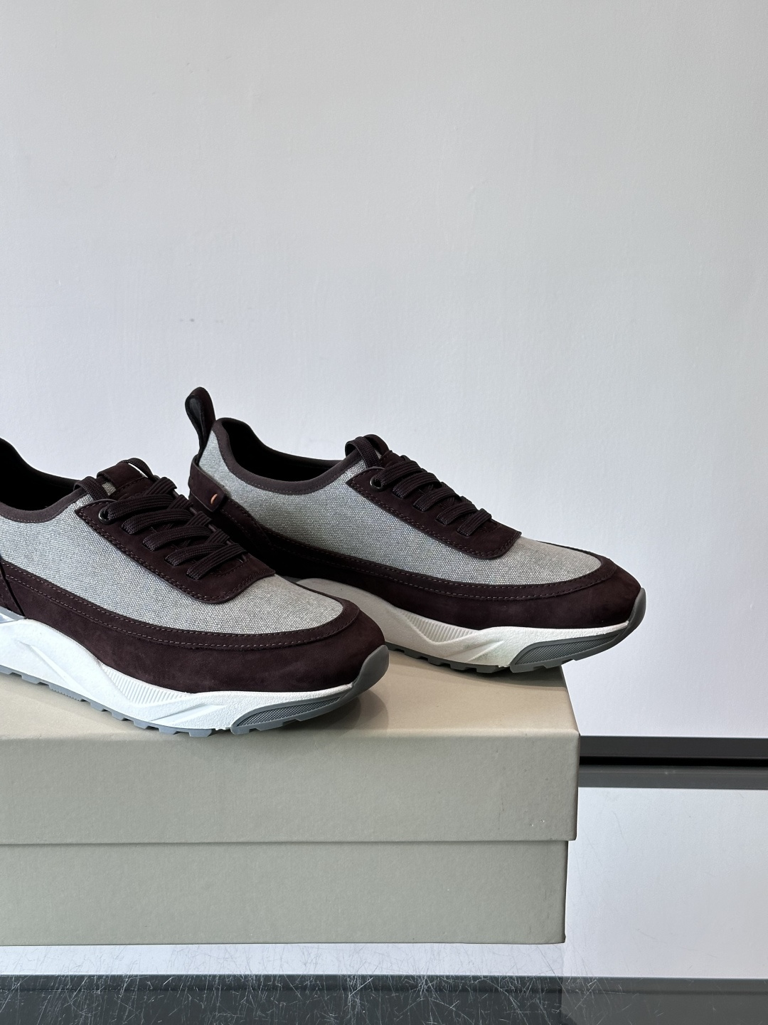 Saucony男士跑鞋​​💙Saucony这款跑鞋，采用CORDURA织物，防泼水又耐磨，雨天通勤也OK
