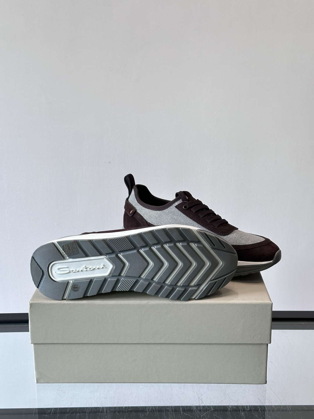 Saucony男士跑鞋​​💙Saucony这款跑鞋，采用CORDURA织物，防泼水又耐磨，雨天通勤也OK