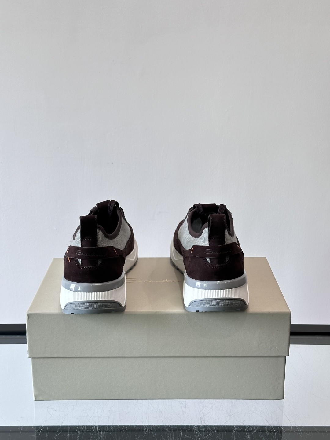 Saucony男士跑鞋​​💙Saucony这款跑鞋，采用CORDURA织物，防泼水又耐磨，雨天通勤也OK