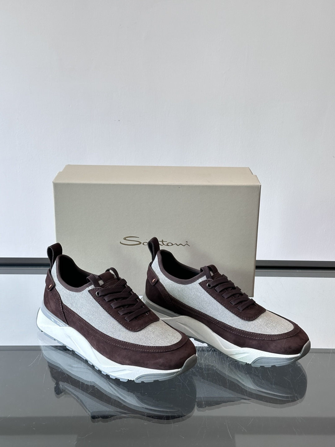 Saucony男士跑鞋​​💙Saucony这款跑鞋，采用CORDURA织物，防泼水又耐磨，雨天通勤也OK