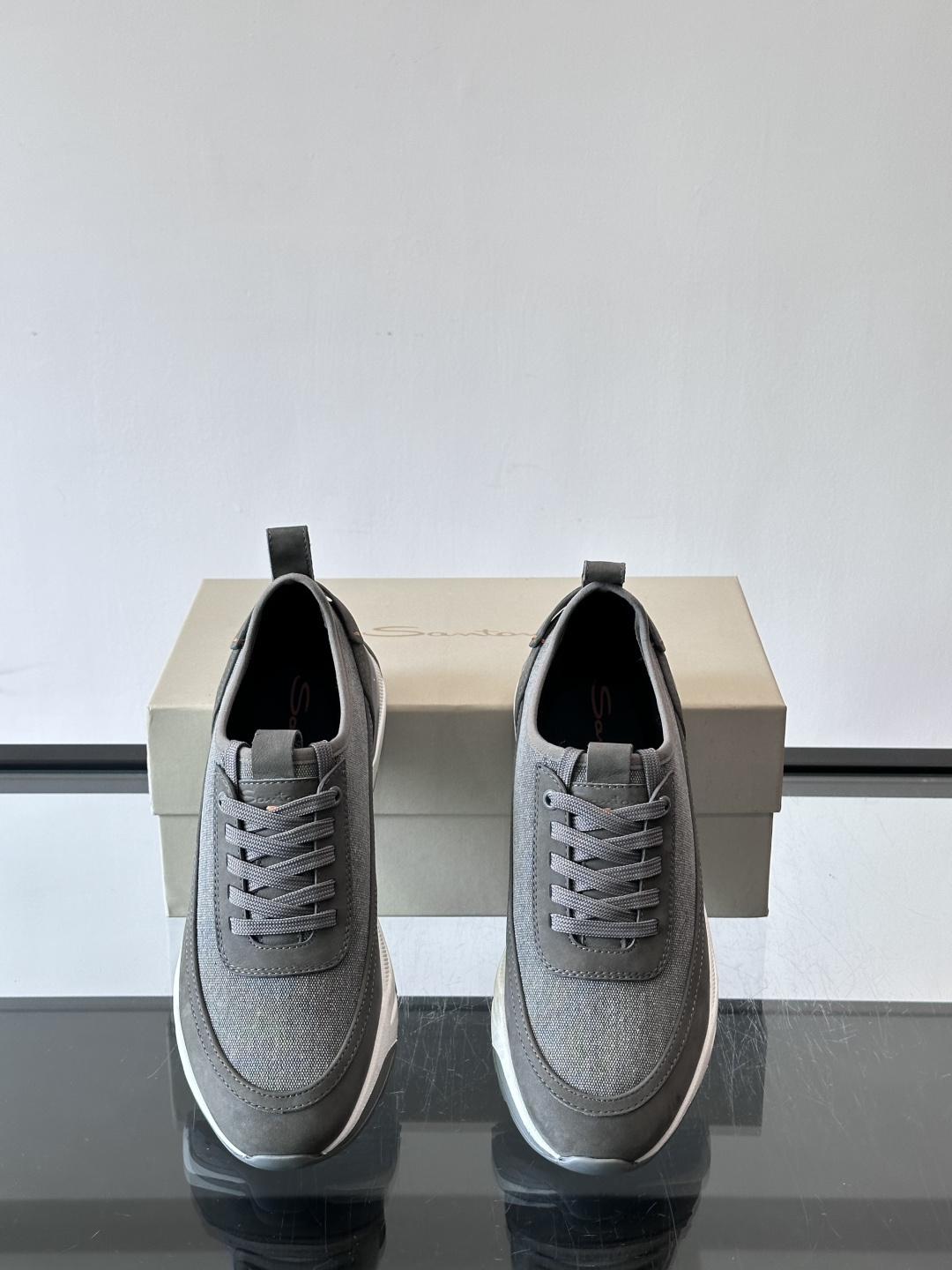 Saucony男士跑鞋​​💙Saucony这款跑鞋，采用CORDURA织物，防泼水又耐磨，雨天通勤也OK