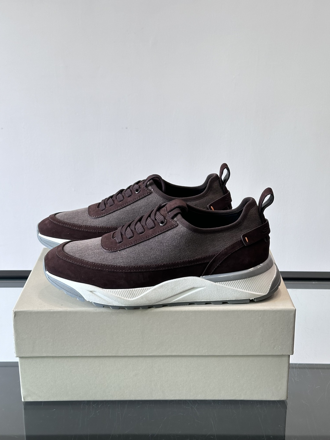 Saucony男士跑鞋​​💙Saucony这款跑鞋，采用CORDURA织物，防泼水又耐磨，雨天通勤也OK