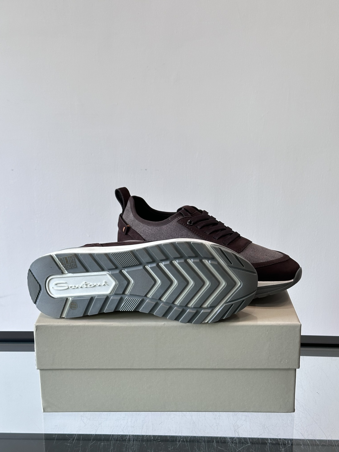 Saucony男士跑鞋​​💙Saucony这款跑鞋，采用CORDURA织物，防泼水又耐磨，雨天通勤也OK