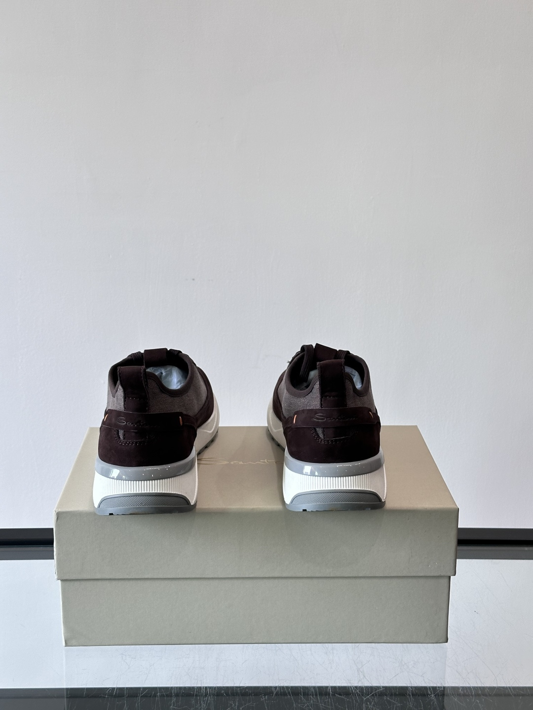 Saucony男士跑鞋​​💙Saucony这款跑鞋，采用CORDURA织物，防泼水又耐磨，雨天通勤也OK