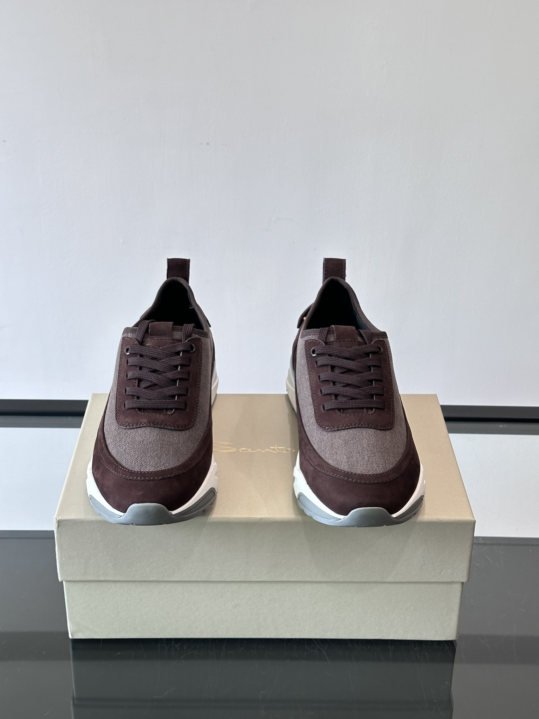 Saucony男士跑鞋​​💙Saucony这款跑鞋，采用CORDURA织物，防泼水又耐磨，雨天通勤也OK