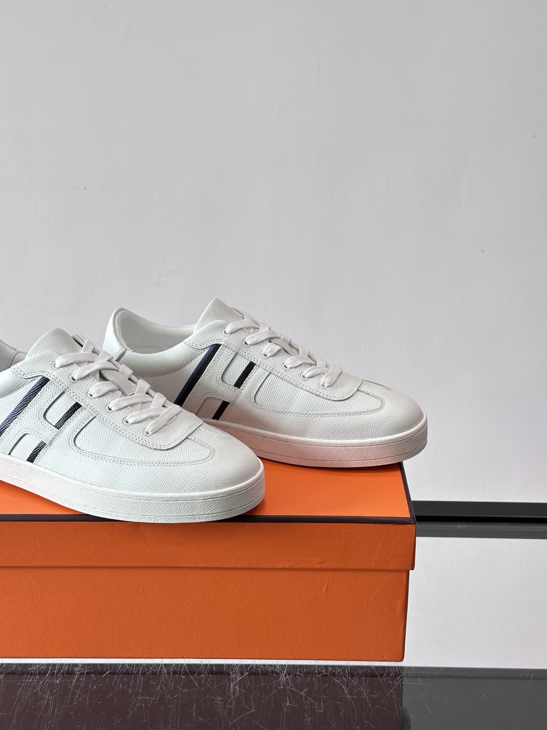 👟Hermes男士德训鞋，侧面“H”标志超有辨识度，简约又时髦！织物➕牛皮拼接，透气又耐穿，橡胶鞋底抓地