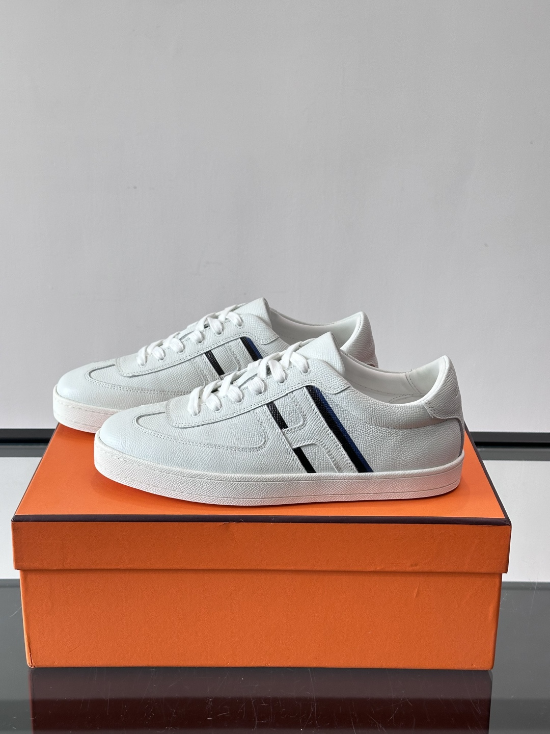 👟Hermes男士德训鞋，侧面“H”标志超有辨识度，简约又时髦！织物➕牛皮拼接，透气又耐穿，橡胶鞋底抓地