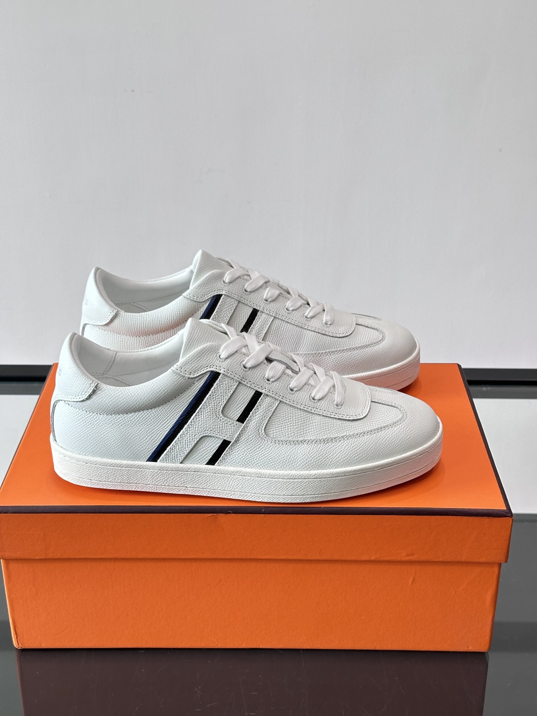 👟Hermes男士德训鞋，侧面“H”标志超有辨识度，简约又时髦！织物➕牛皮拼接，透气又耐穿，橡胶鞋底抓地