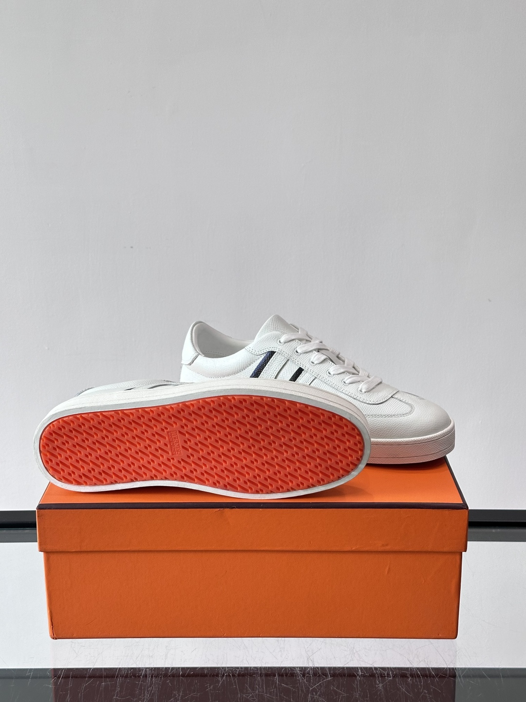 👟Hermes男士德训鞋，侧面“H”标志超有辨识度，简约又时髦！织物➕牛皮拼接，透气又耐穿，橡胶鞋底抓地