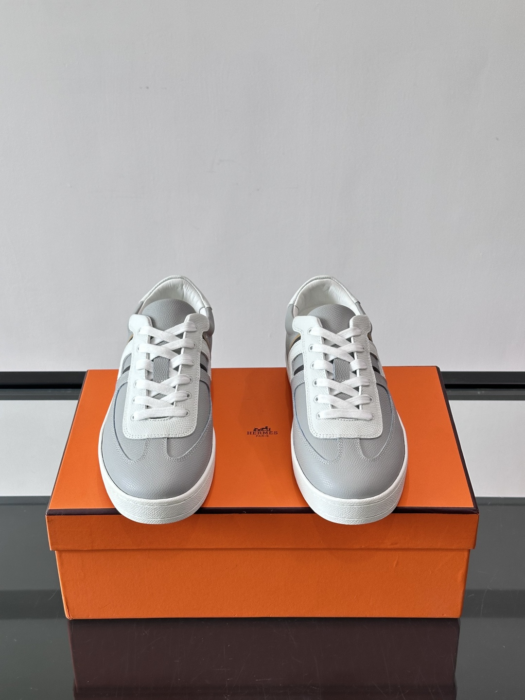 👟Hermes男士德训鞋，侧面“H”标志超有辨识度，简约又时髦！织物➕牛皮拼接，透气又耐穿，橡胶鞋底抓地