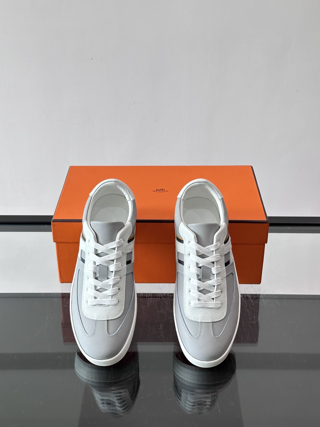 👟Hermes男士德训鞋，侧面“H”标志超有辨识度，简约又时髦！织物➕牛皮拼接，透气又耐穿，橡胶鞋底抓地