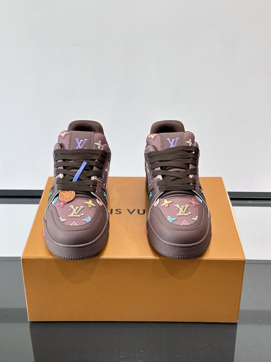 LV Trainer 2026SS新品甜甜圈trainer🍩🍩🍩运动鞋 情侣款👫👟，牛皮鞋面揉进了LV经