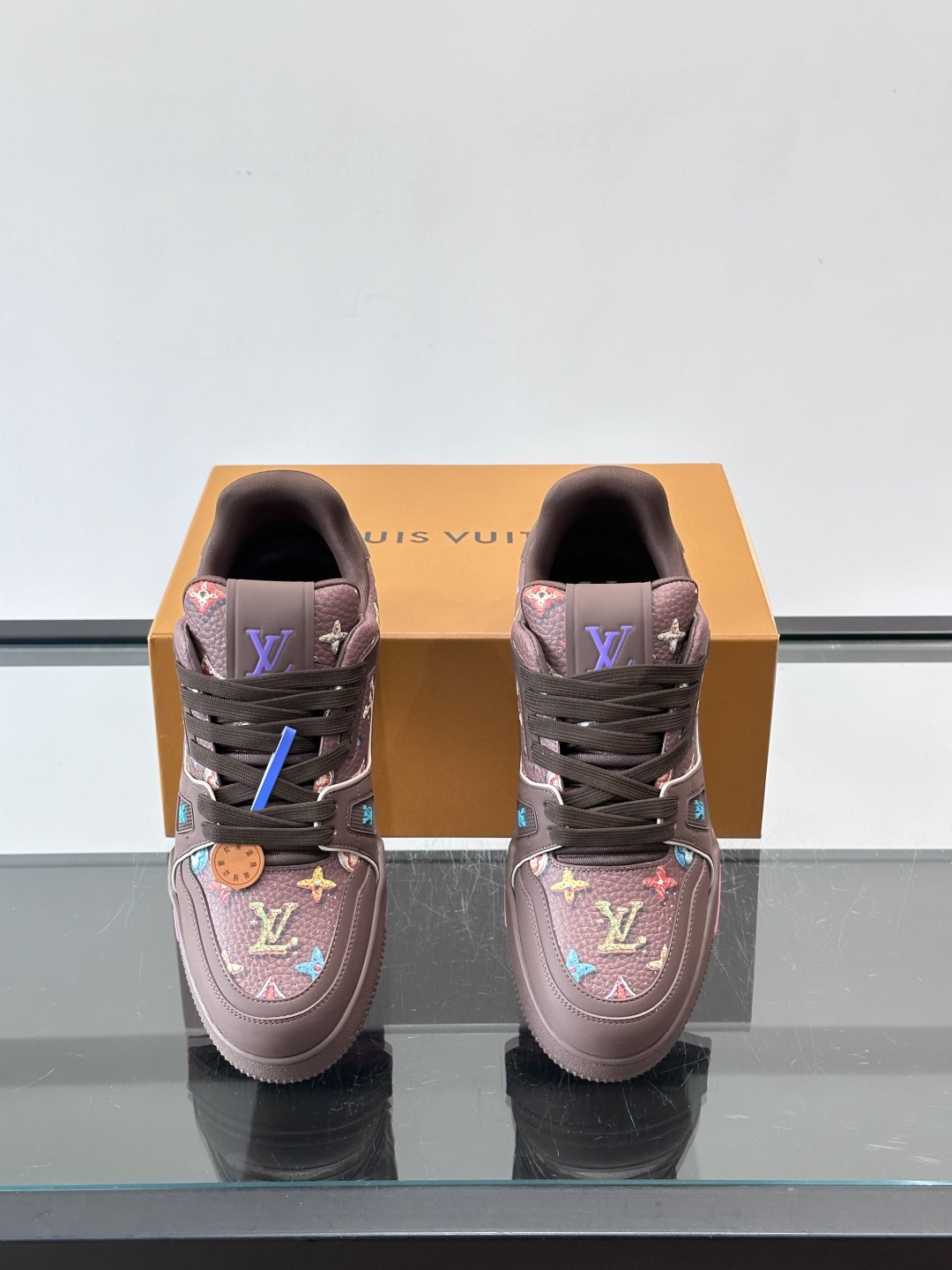 LV Trainer 2026SS新品甜甜圈trainer🍩🍩🍩运动鞋 情侣款👫👟，牛皮鞋面揉进了LV经