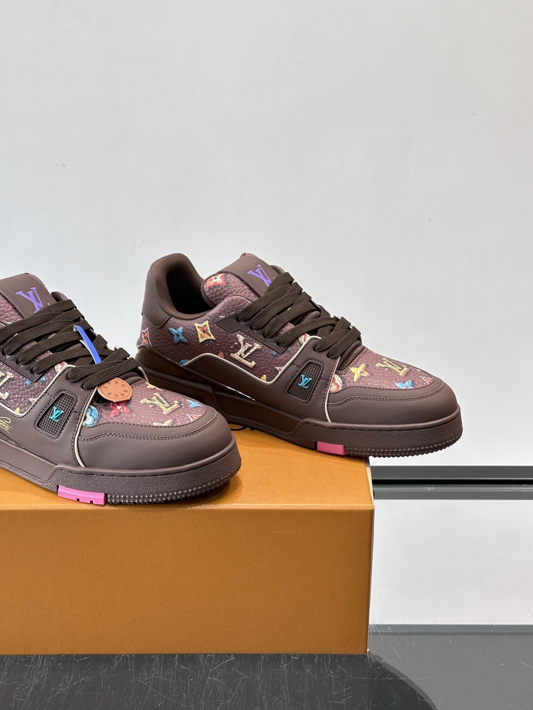LV Trainer 2026SS新品甜甜圈trainer🍩🍩🍩运动鞋 情侣款👫👟，牛皮鞋面揉进了LV经