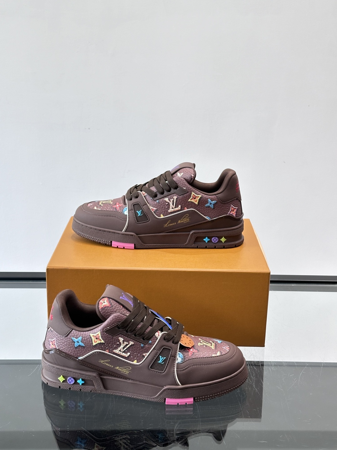 LV Trainer 2026SS新品甜甜圈trainer🍩🍩🍩运动鞋 情侣款👫👟，牛皮鞋面揉进了LV经