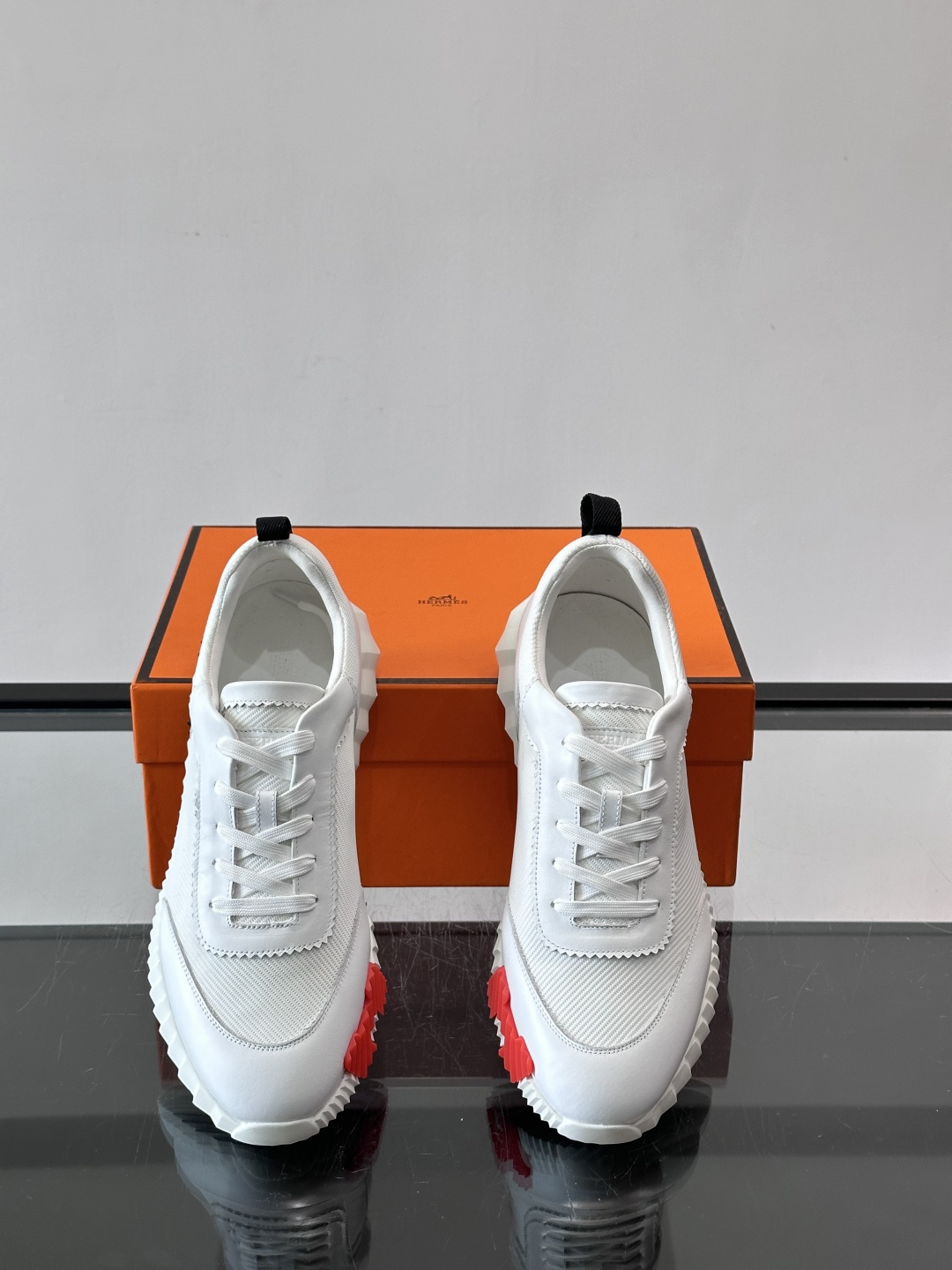 👟爱马仕Bouncing系列运动鞋，牛皮+网面拼接，透气又舒适！鞋底有标志性“H”字母，辨识度超高✨。橡