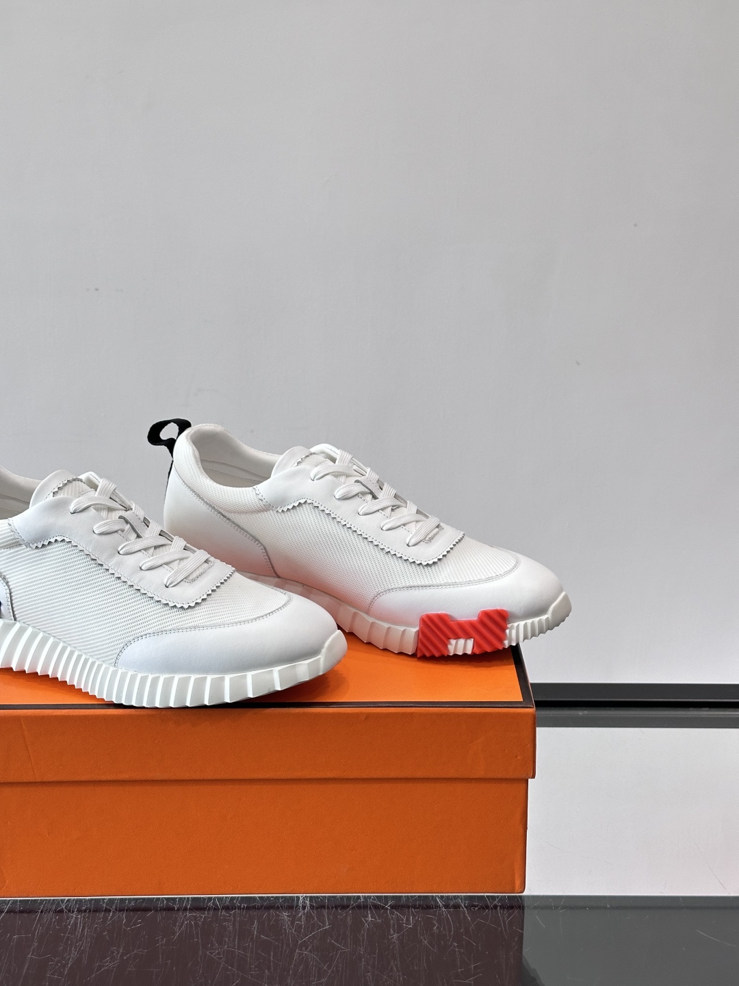 👟爱马仕Bouncing系列运动鞋，牛皮+网面拼接，透气又舒适！鞋底有标志性“H”字母，辨识度超高✨。橡