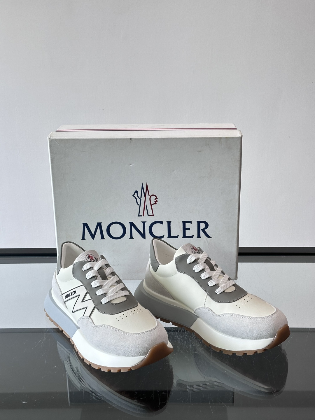 👟Moncler TrailgriP系列户外鞋，采用Cordura防撕裂尼龙+Gore-Tex防水材质，