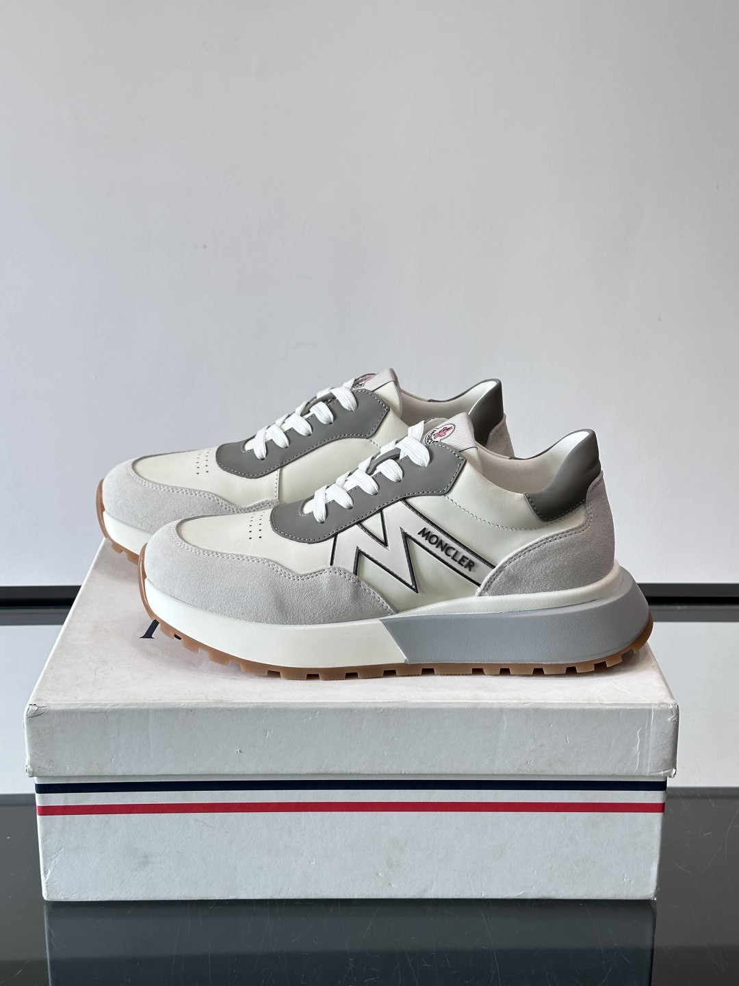 👟Moncler TrailgriP系列户外鞋，采用Cordura防撕裂尼龙+Gore-Tex防水材质，