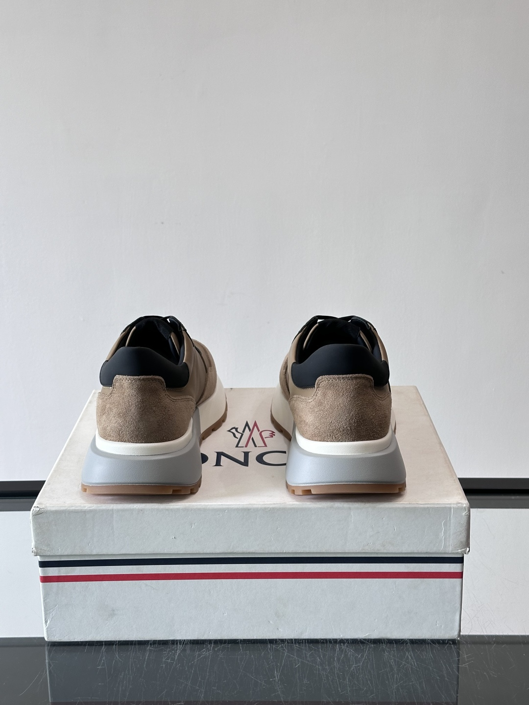 👟Moncler TrailgriP系列户外鞋，采用Cordura防撕裂尼龙+Gore-Tex防水材质，