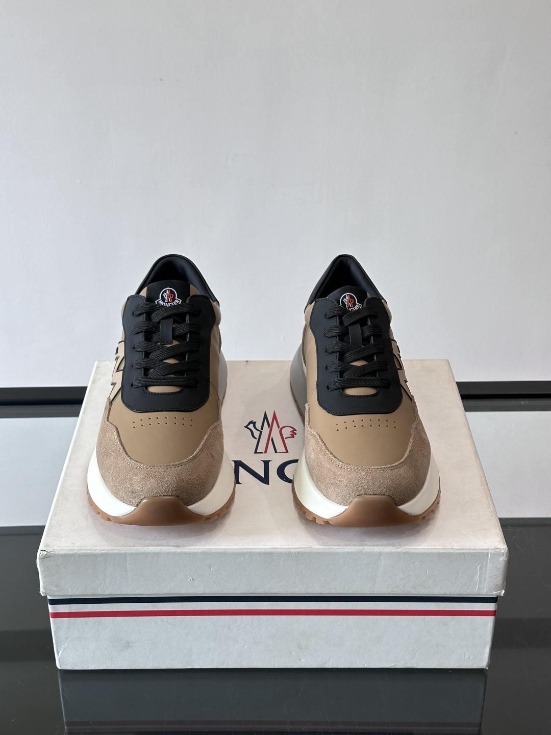 👟Moncler TrailgriP系列户外鞋，采用Cordura防撕裂尼龙+Gore-Tex防水材质，