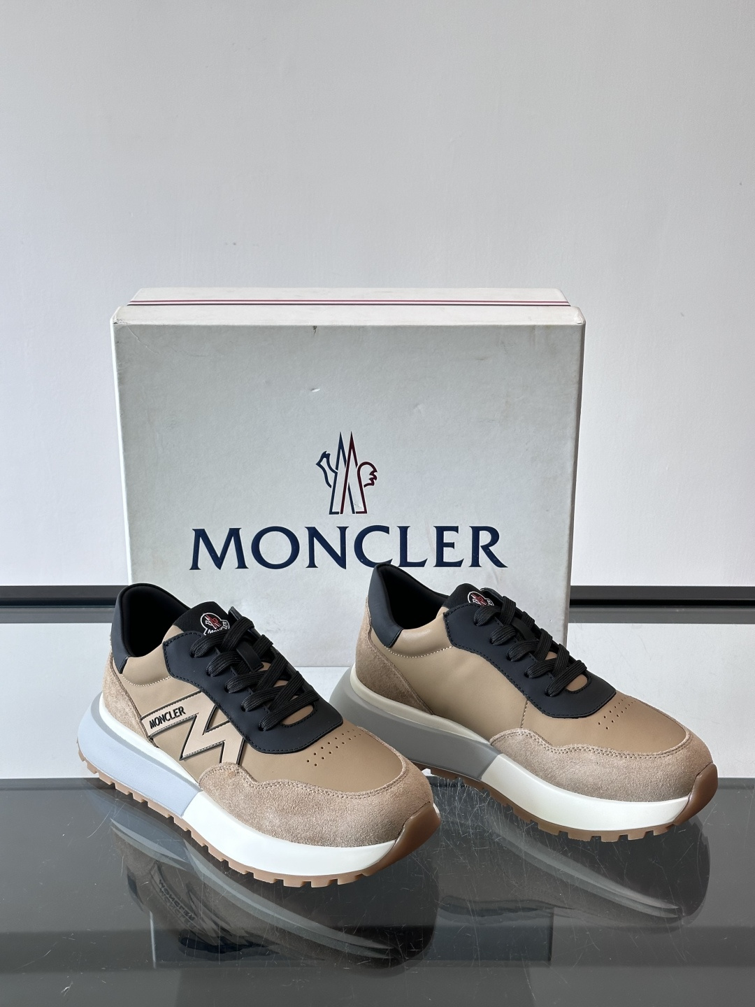 👟Moncler TrailgriP系列户外鞋，采用Cordura防撕裂尼龙+Gore-Tex防水材质，