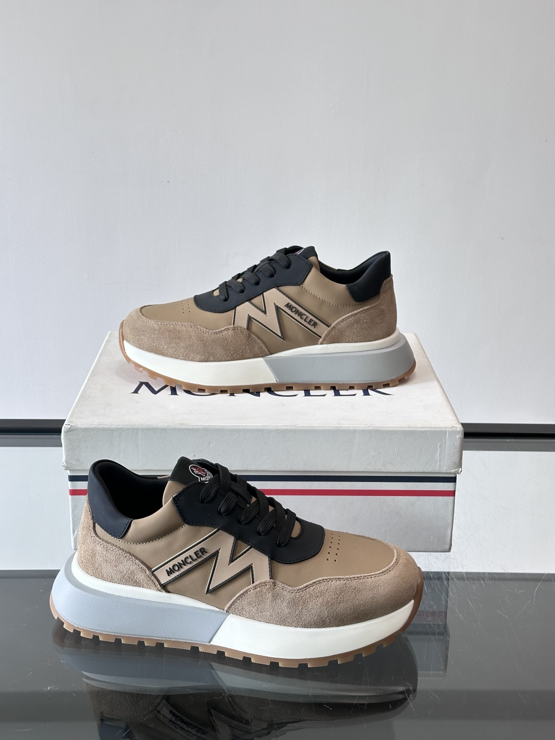 👟Moncler TrailgriP系列户外鞋，采用Cordura防撕裂尼龙+Gore-Tex防水材质，