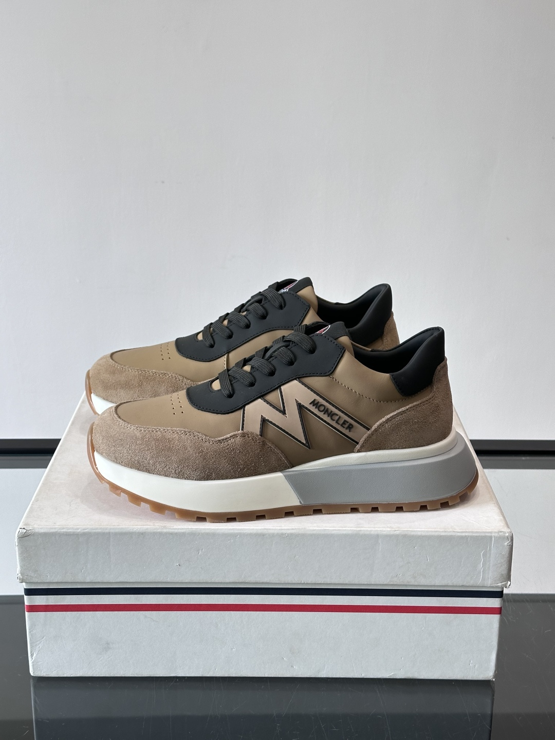 👟Moncler TrailgriP系列户外鞋，采用Cordura防撕裂尼龙+Gore-Tex防水材质，