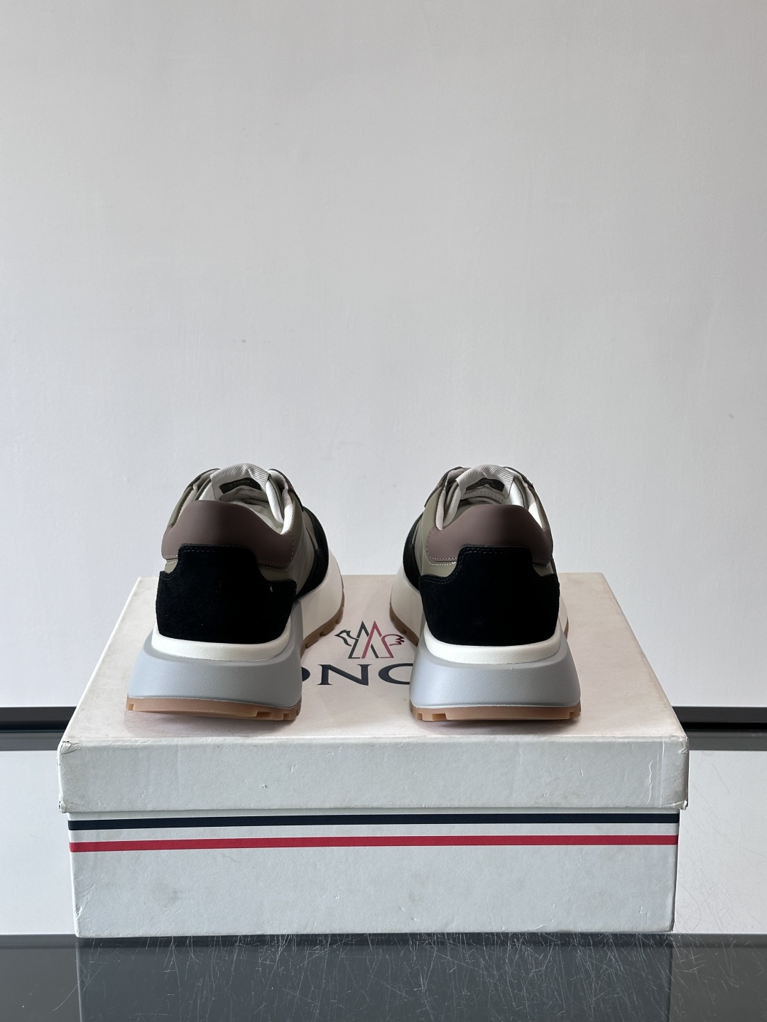 👟Moncler TrailgriP系列户外鞋，采用Cordura防撕裂尼龙+Gore-Tex防水材质，