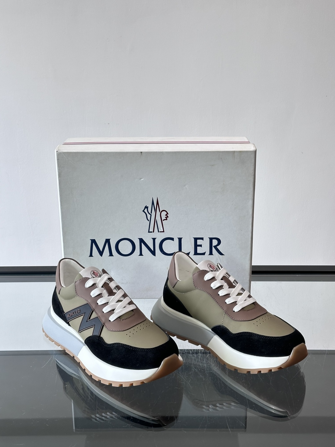 👟Moncler TrailgriP系列户外鞋，采用Cordura防撕裂尼龙+Gore-Tex防水材质，