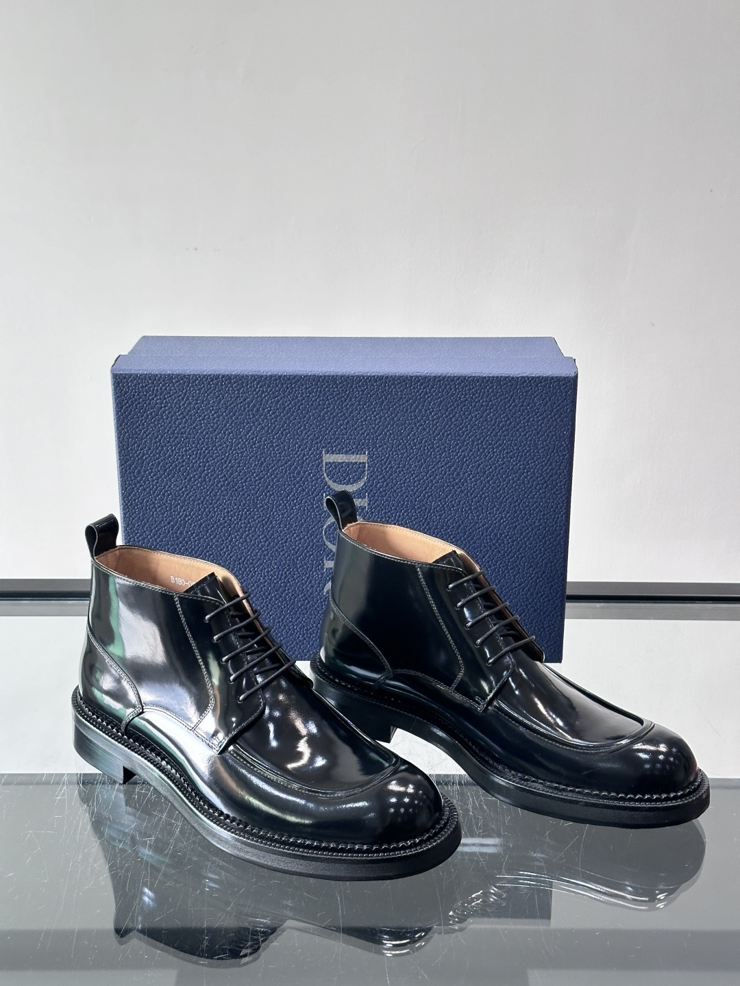 ◾️▫️Dio～r奢品男士高帮靴，纯手工制作，内外均为进口头层牛皮，高端精品精湛工艺，意大利进口双层真皮