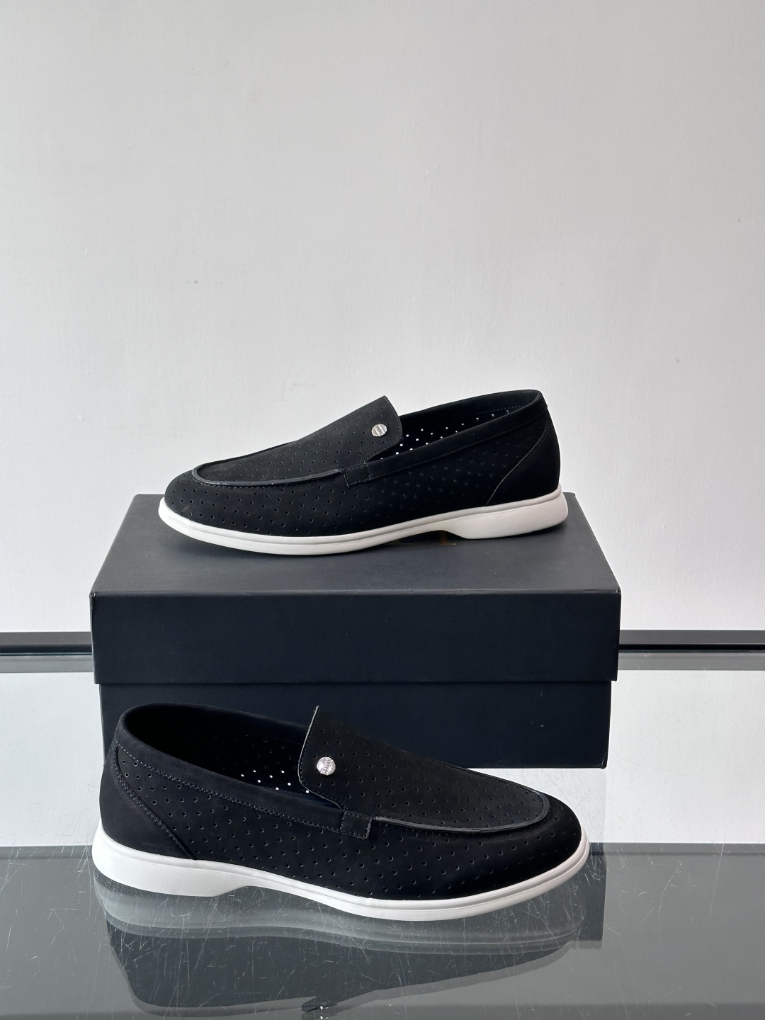 ZILLI法国顶奢男鞋👞ZILLI目之所及‼️简约风貌随心而行。‼️神形兼备，谱写男士魅力。👀棱角之间，