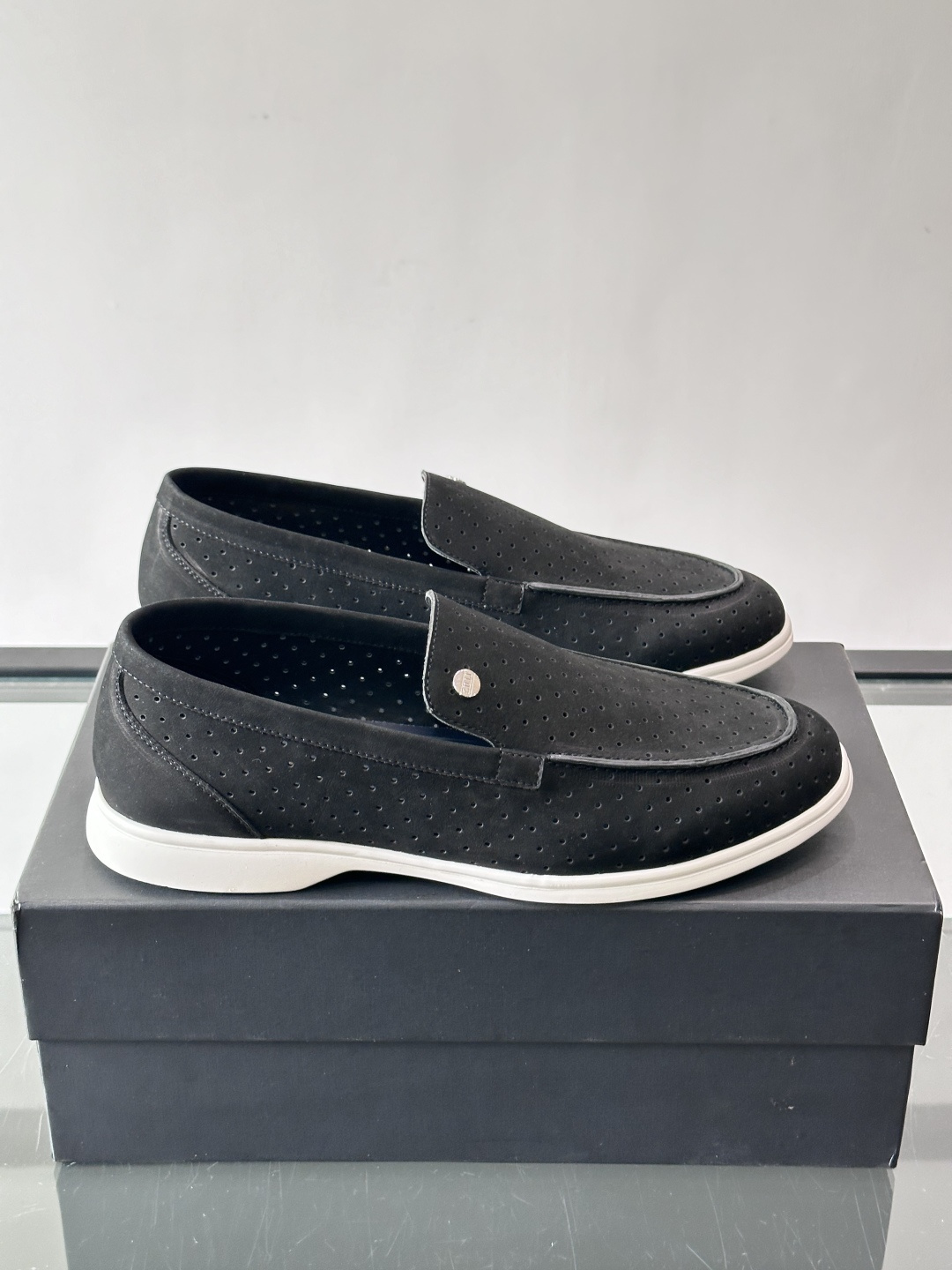 ZILLI法国顶奢男鞋👞ZILLI目之所及‼️简约风貌随心而行。‼️神形兼备，谱写男士魅力。👀棱角之间，