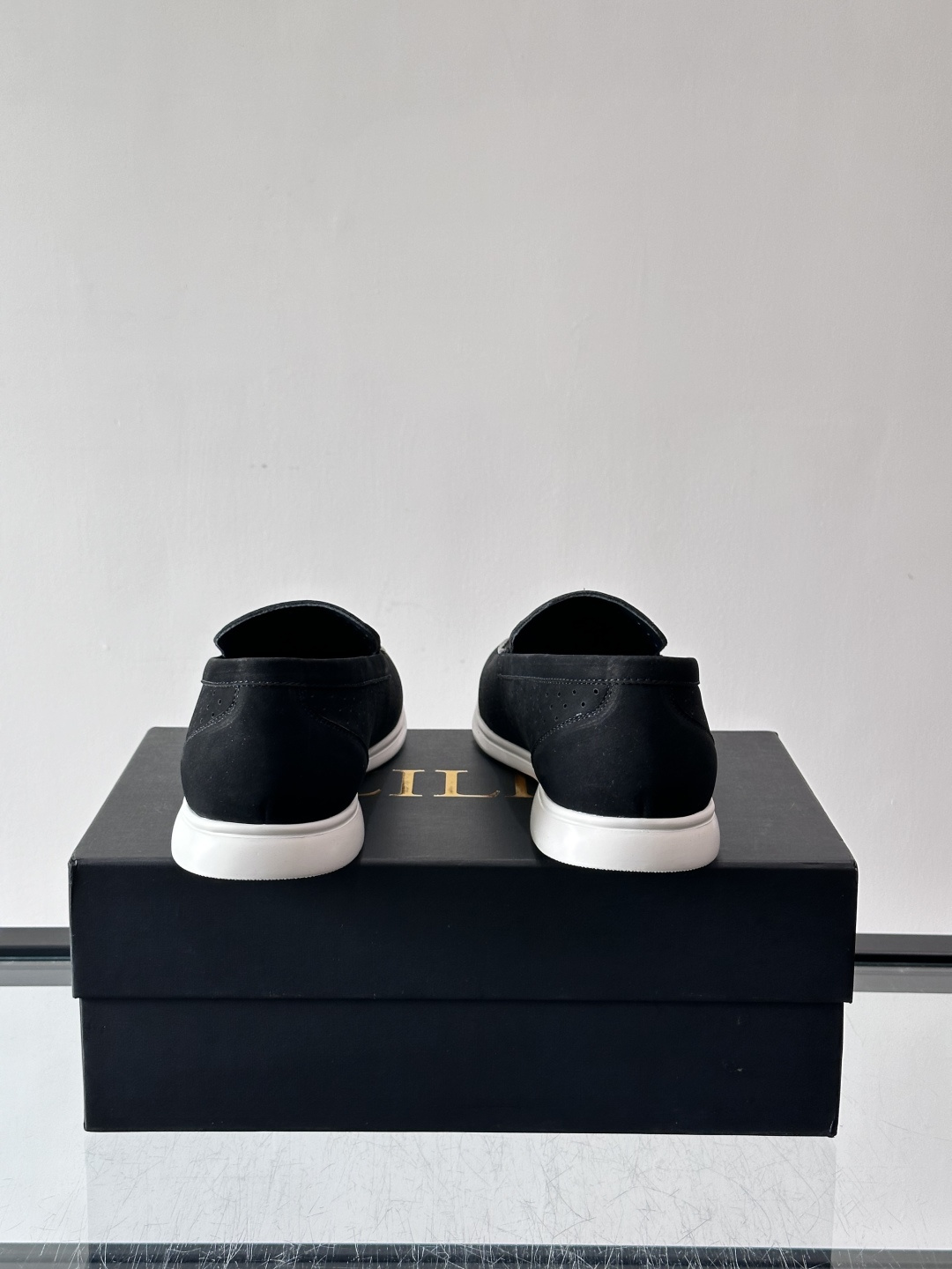 ZILLI法国顶奢男鞋👞ZILLI目之所及‼️简约风貌随心而行。‼️神形兼备，谱写男士魅力。👀棱角之间，