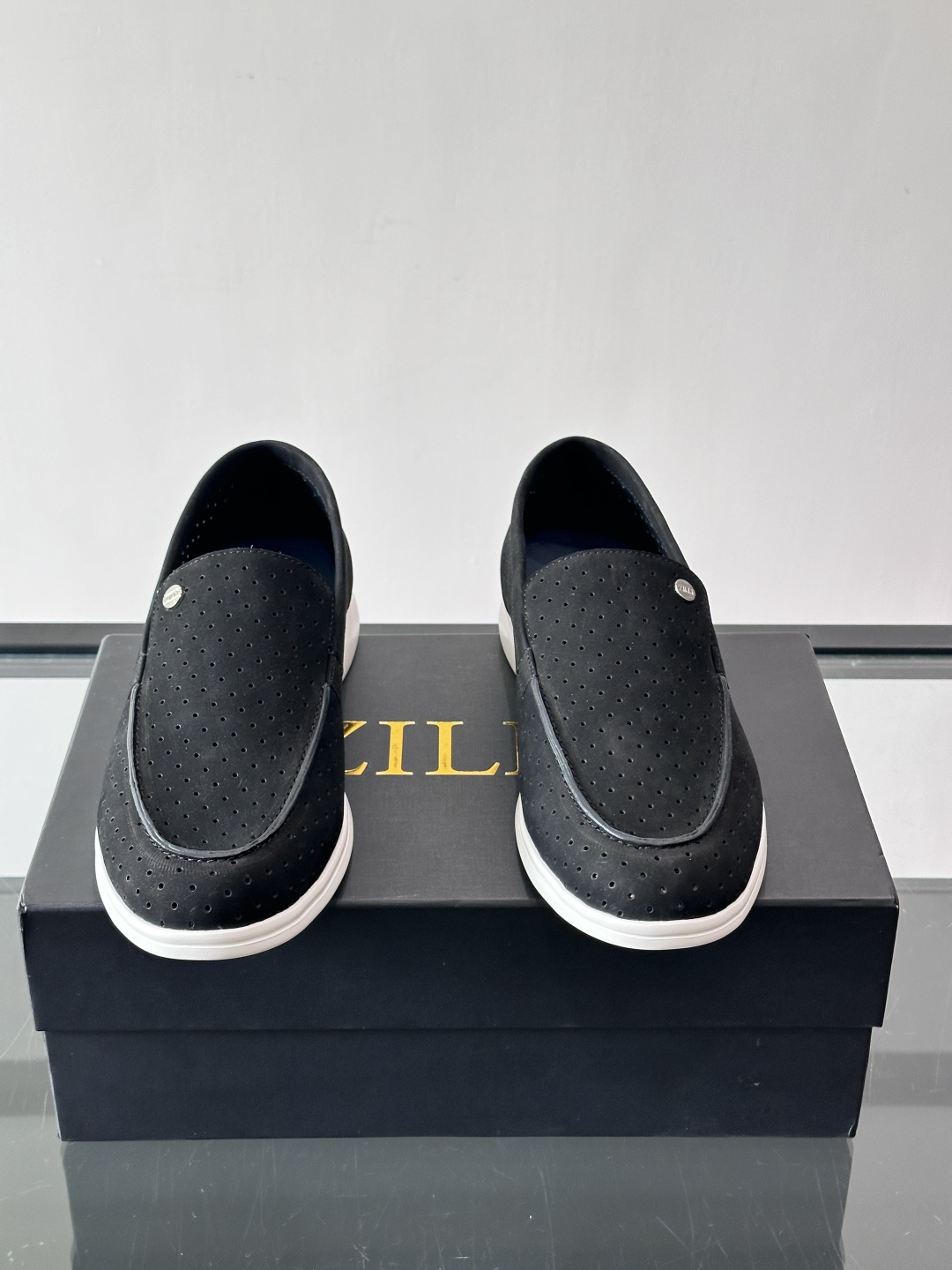 ZILLI法国顶奢男鞋👞ZILLI目之所及‼️简约风貌随心而行。‼️神形兼备，谱写男士魅力。👀棱角之间，