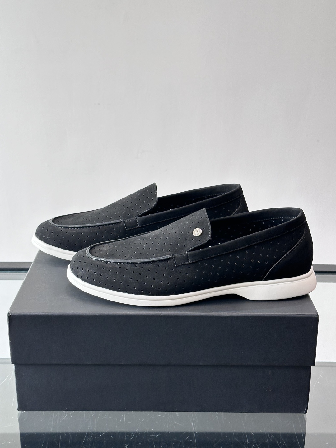 ZILLI法国顶奢男鞋👞ZILLI目之所及‼️简约风貌随心而行。‼️神形兼备，谱写男士魅力。👀棱角之间，